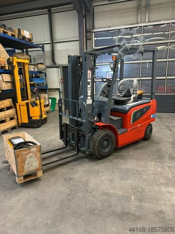 فوركلفت 3طن للايجار في الرياض – رافعة شوكية 3طن با