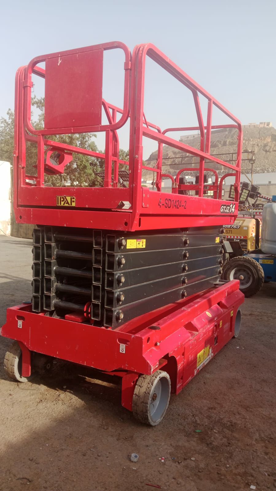 سيزرلفت للايجار في جده رافعات مقصيه للايجار في جده