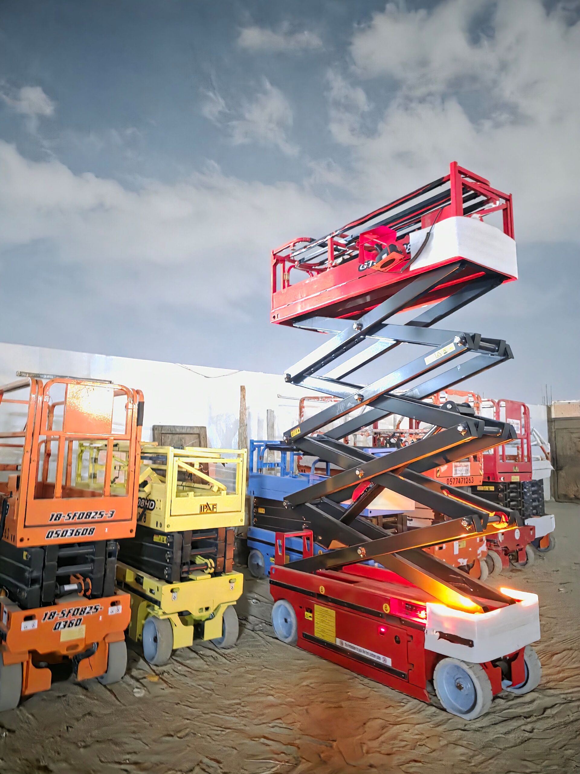 سيزر لفت 8متر للايجار سيزرات لفت كهرباء للايجار بج