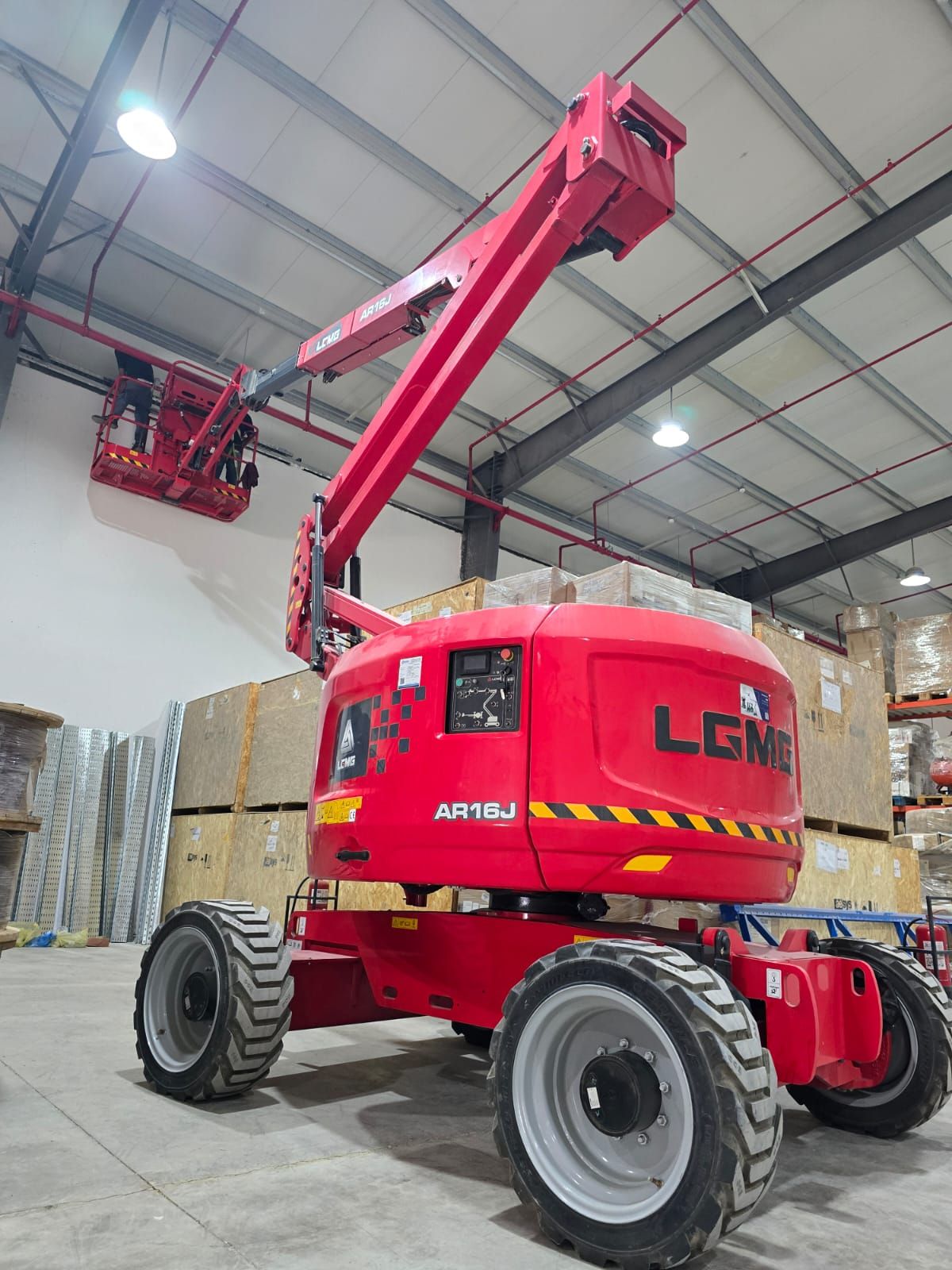 سيزرلفت للايجار كهرباء وديزل ومان لفت للايجار وراف