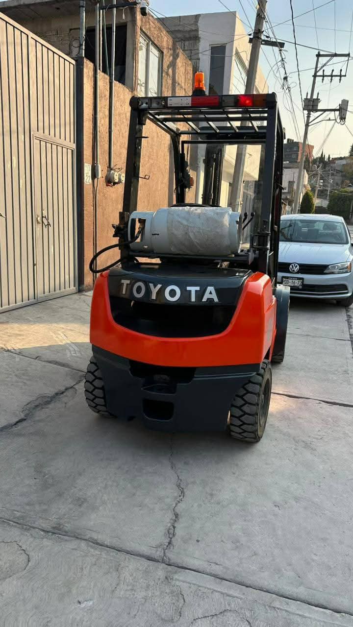 فوركلفت 3طن للايجار في الرياض – رافعة شوكية 3طن با