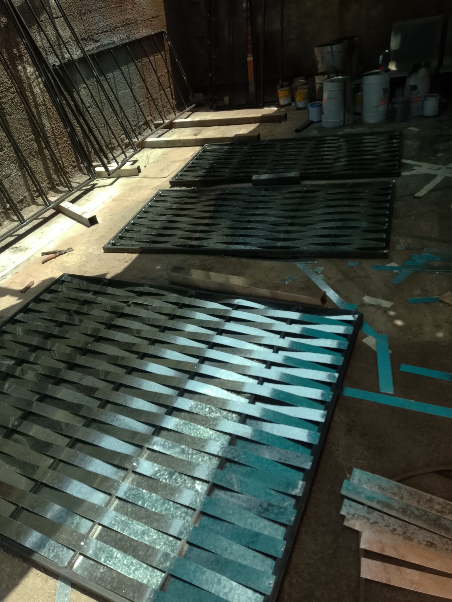 تركيب ساندوتش بانل : عملية تركيب ساندوتش بانل | اس