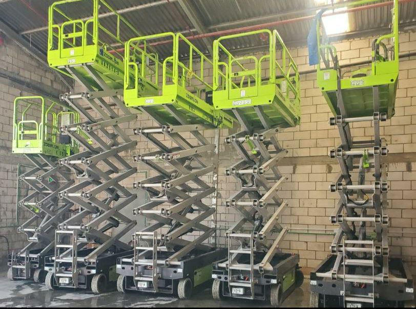 سيزرلفت للايجار • مان لفت للايجار Scissor lifts fo