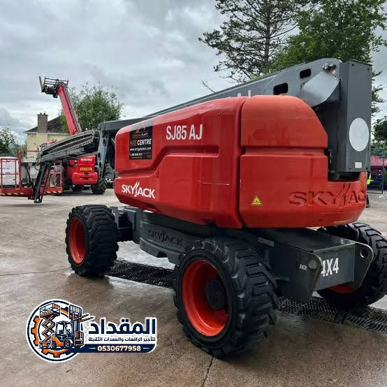 رافعات ذراعية ( مان لفت ) للإيجار بالدمام