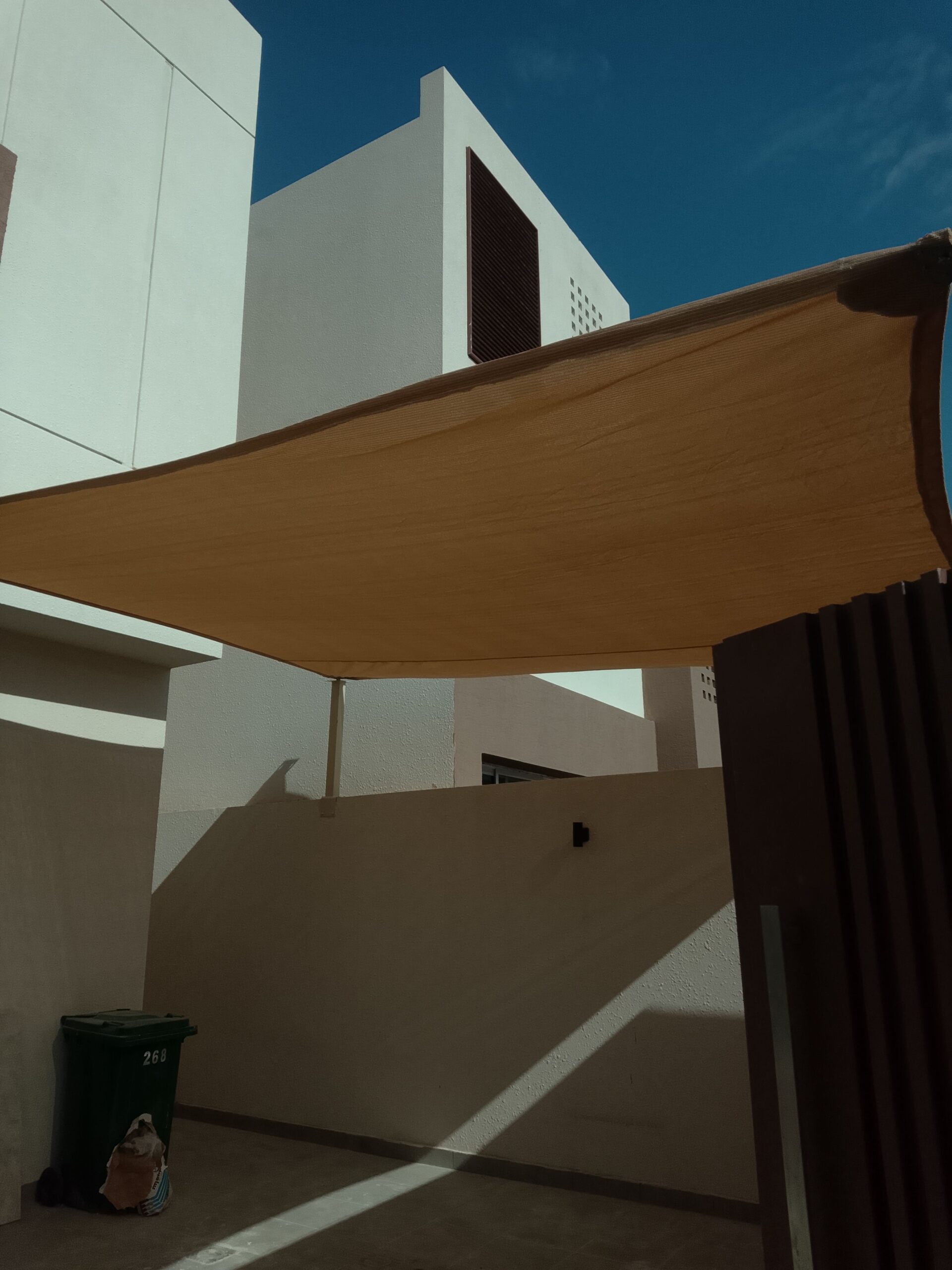 تركيب ساندوتش بانل : عملية تركيب ساندوتش بانل | اس