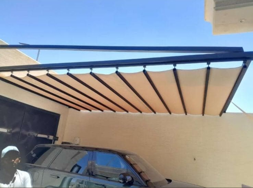 مظلات مواقف سيارات ثابتة ومتحركة وجلسات قماش Pvc ك