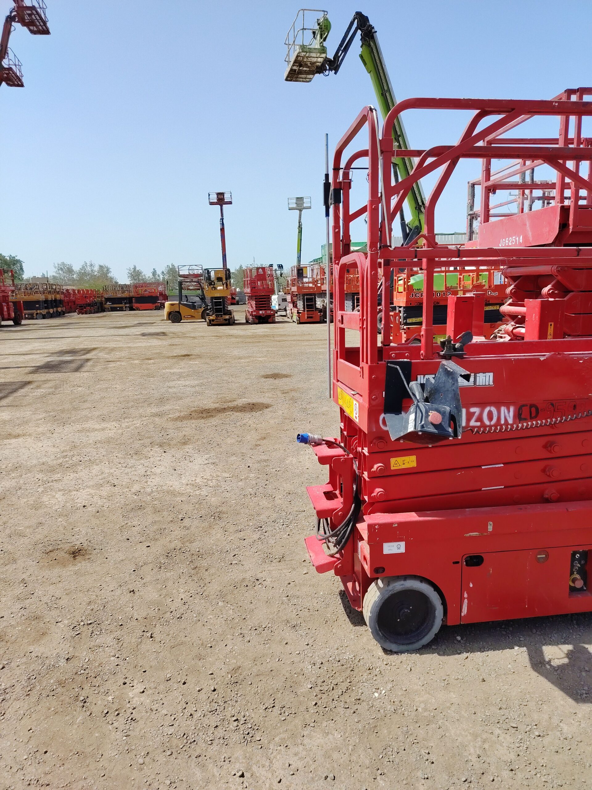 سيزر لفت للايجار.. مان لفت للايجار.. فوركلفت وكرين