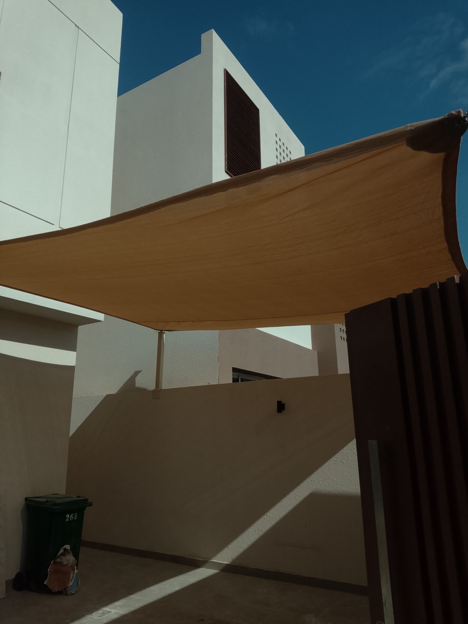 تركيب ساندوتش بانل : عملية تركيب ساندوتش بانل | اس