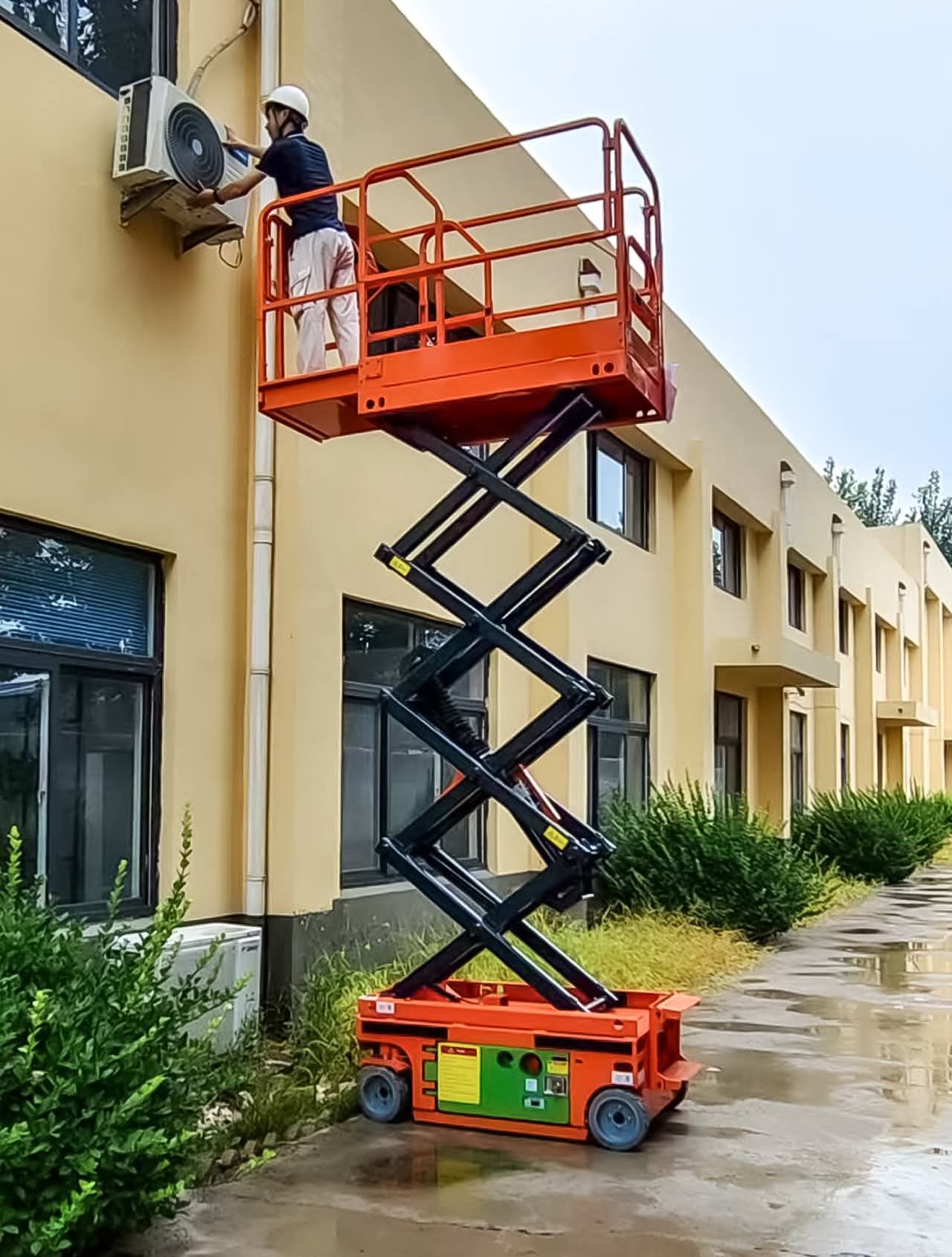 سیزر لفت 14 متر للايجار جده سيزر لفت للايجار sicoo