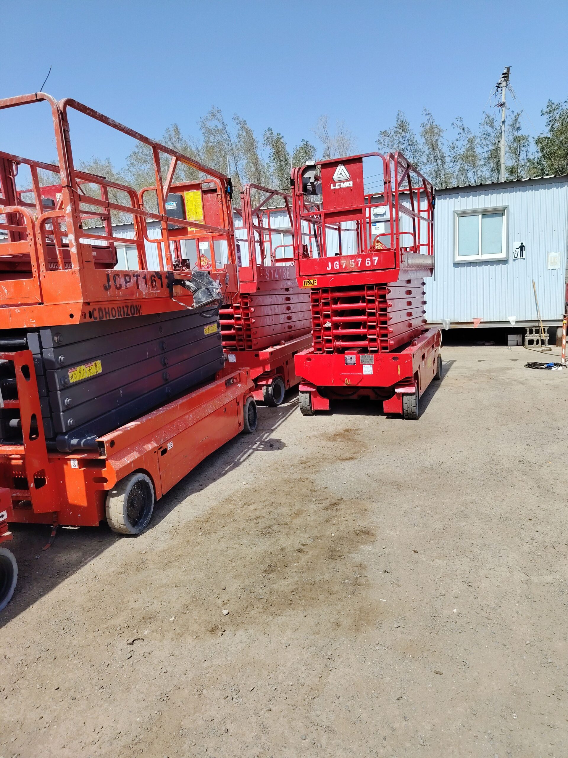 مان لفت للايجار.. رافعات شوكيه للايجار.. سيزر لفت