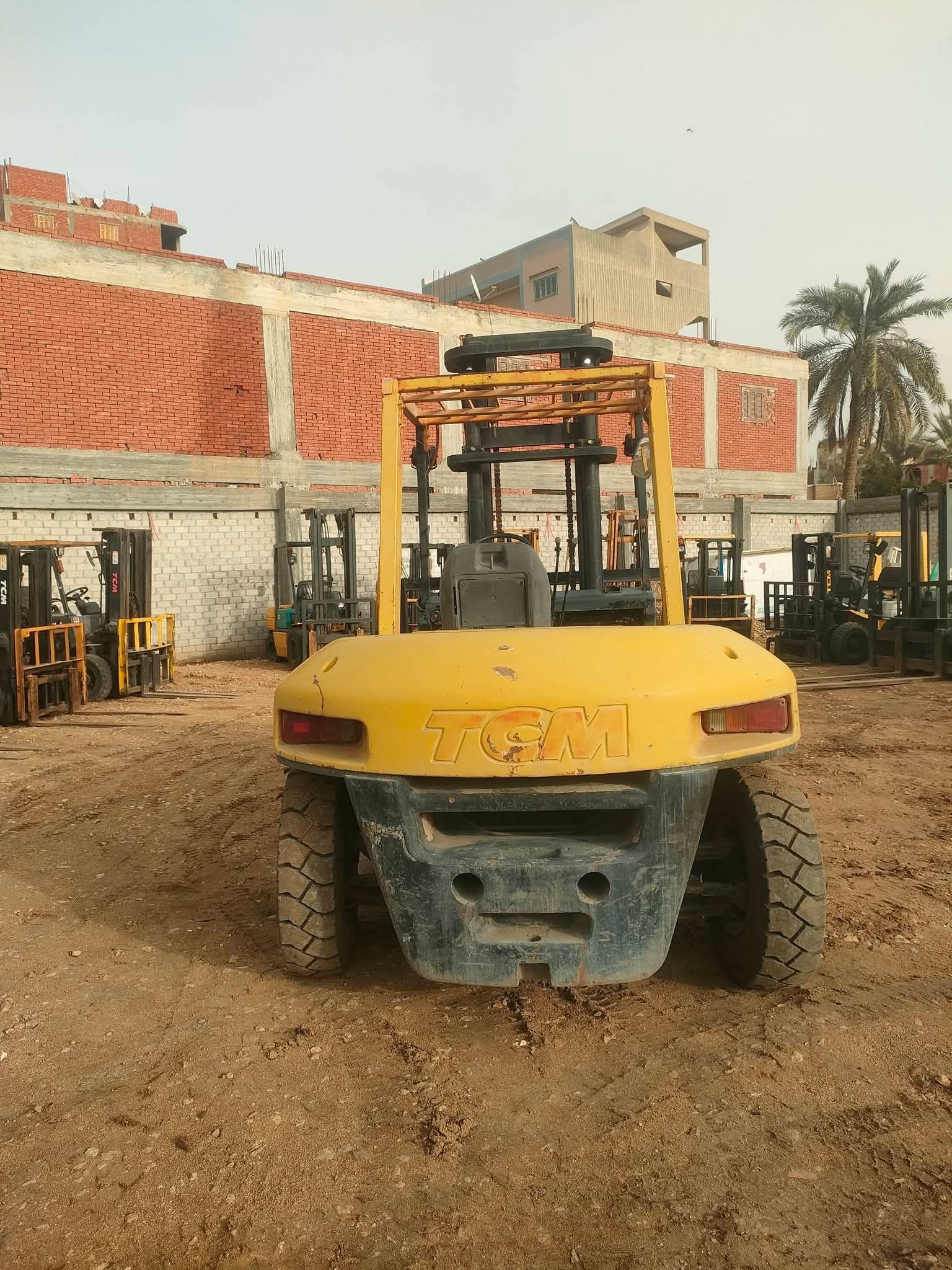 سيزر لفت للإيجار مان لفت للإيجار فوركلفت للايجار ا