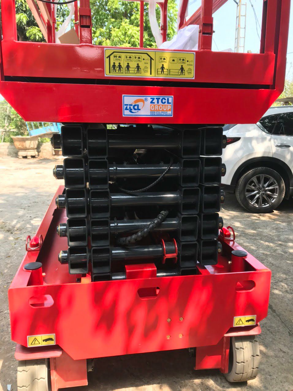 مان لفت ، سيزر لفت ، فوركلفت للإيجار الرياض