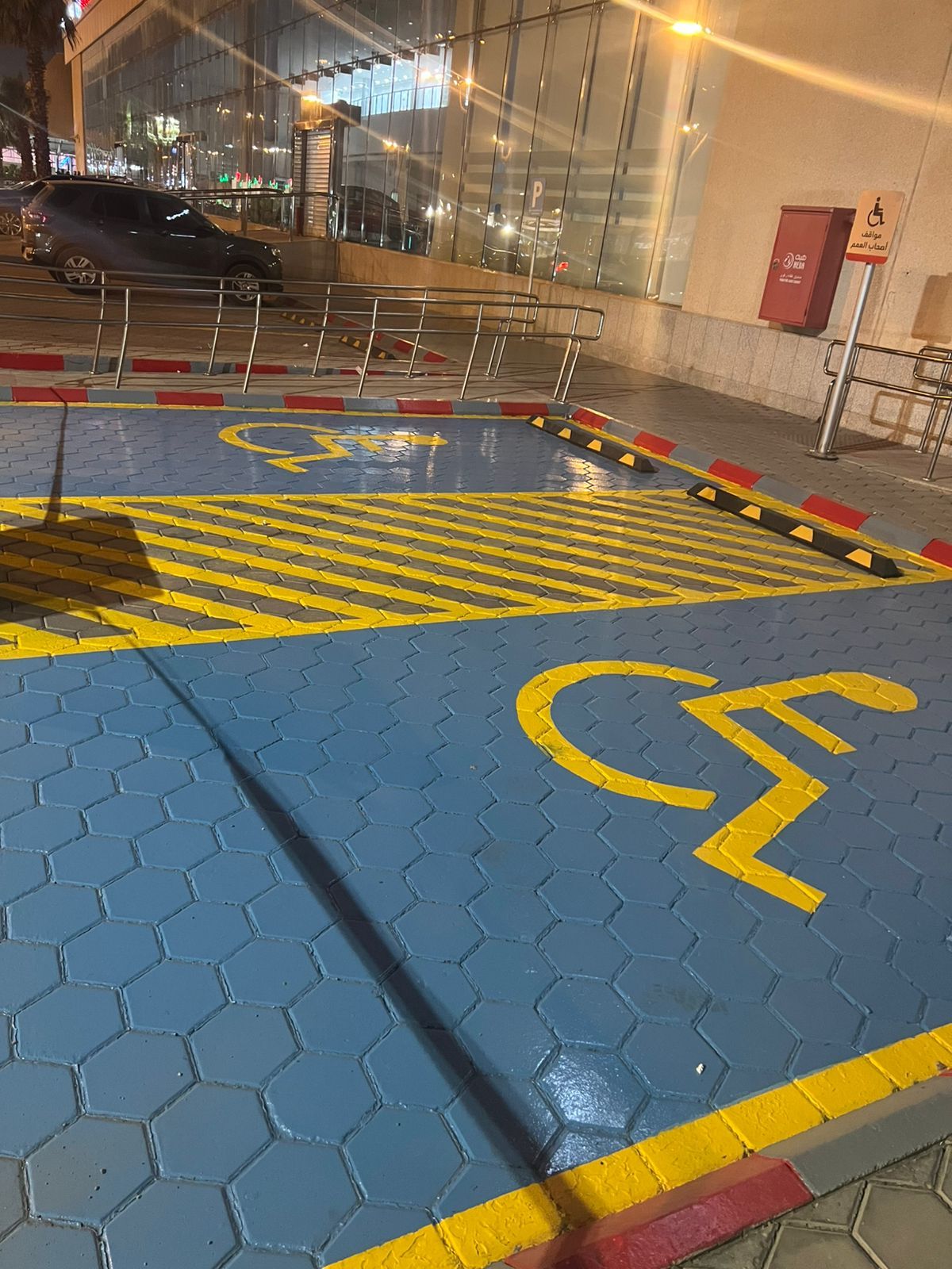 مقاول ومنفذ جميع أعمال الاسفلت وتخطيط الشوارع والب