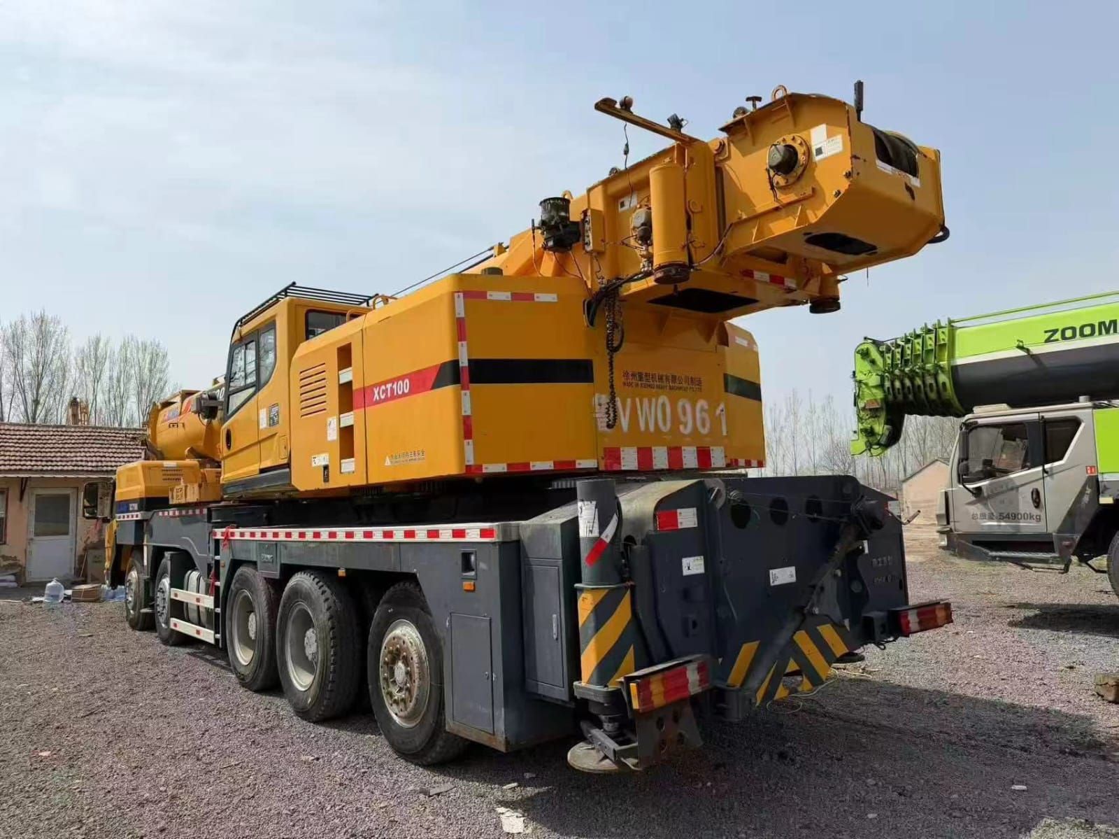 مان لفت وسيزر لفت ورافعات شوكيه وجي سي بي وبوم لفت