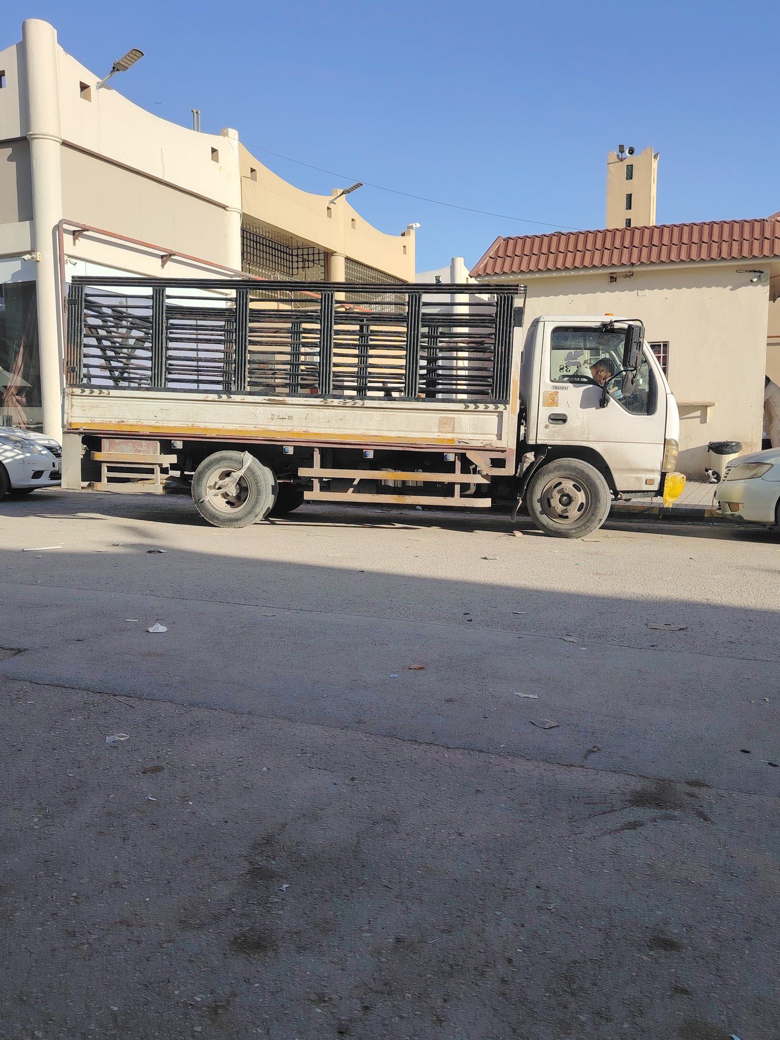 دينا طش الأثاث القديم بالرياض 0َ507019022 شرق الري