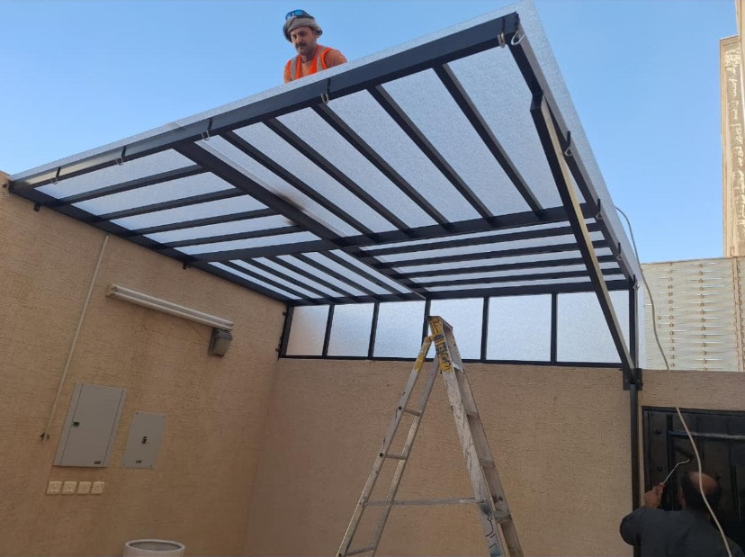 مظلات وسواتر وغرف ساندوش بنل عازله للحراره