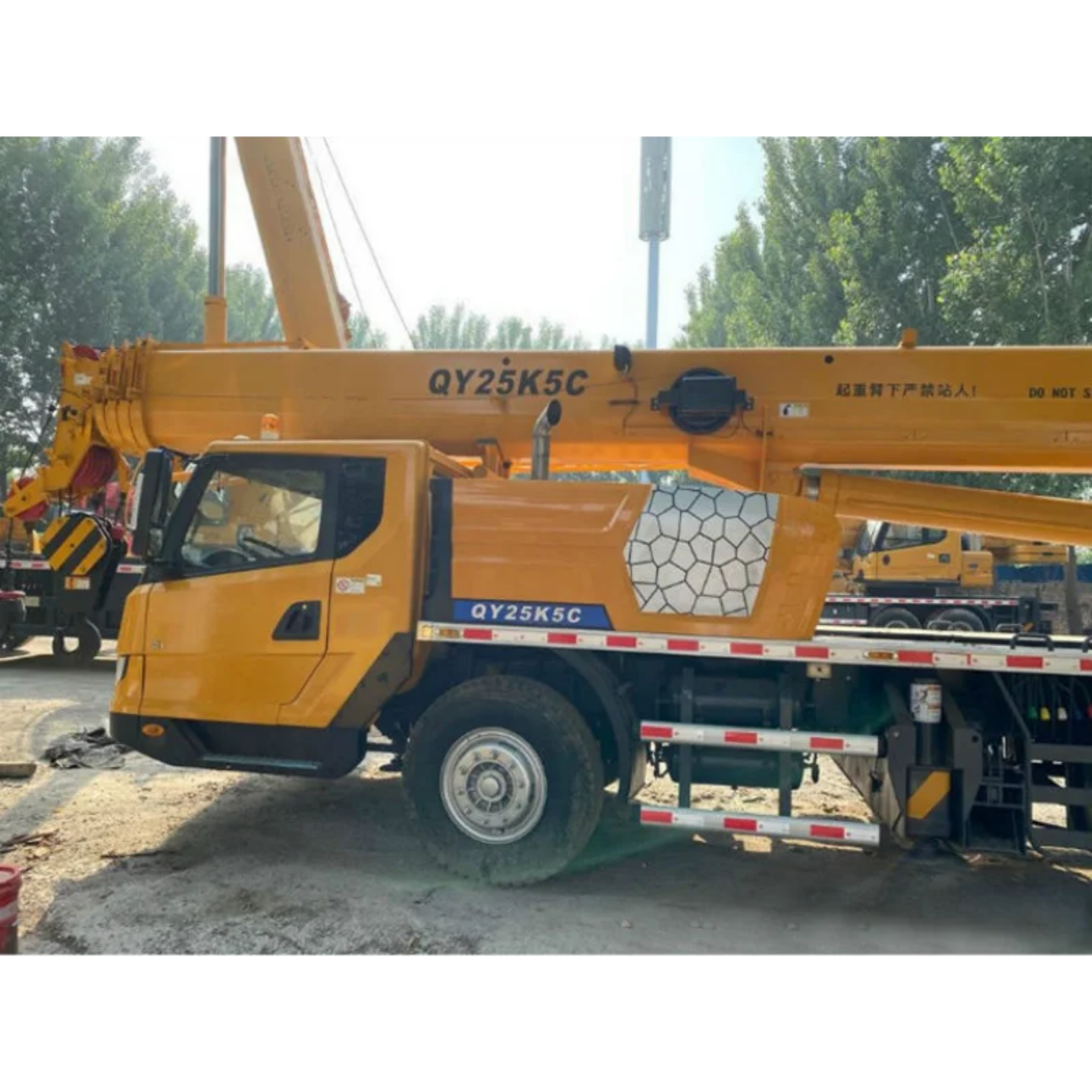 كرين موبايل وونش تلسكوبية وتاور كرين 10–300 طن | ي