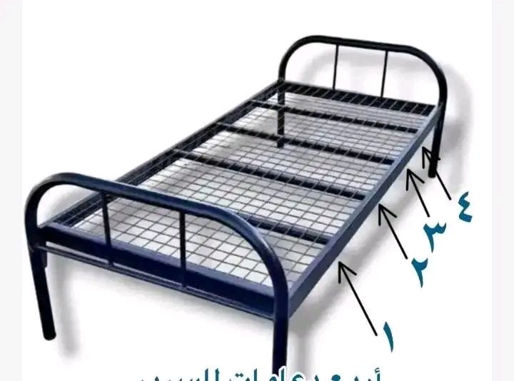 يوجد لدينا سراير حديد دور دورين عليه ضمان خمس سنوا