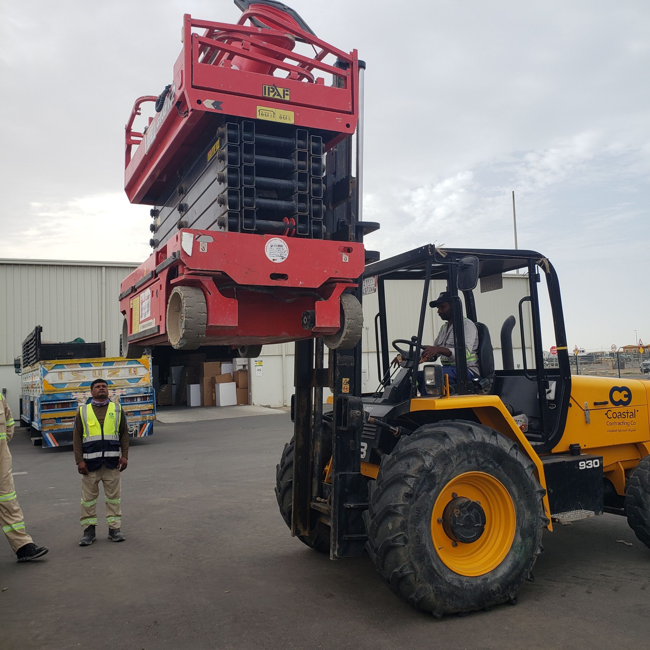 سيزرلفت مان لفت بوم لفت رافعات مقصية سقالات كهربائ