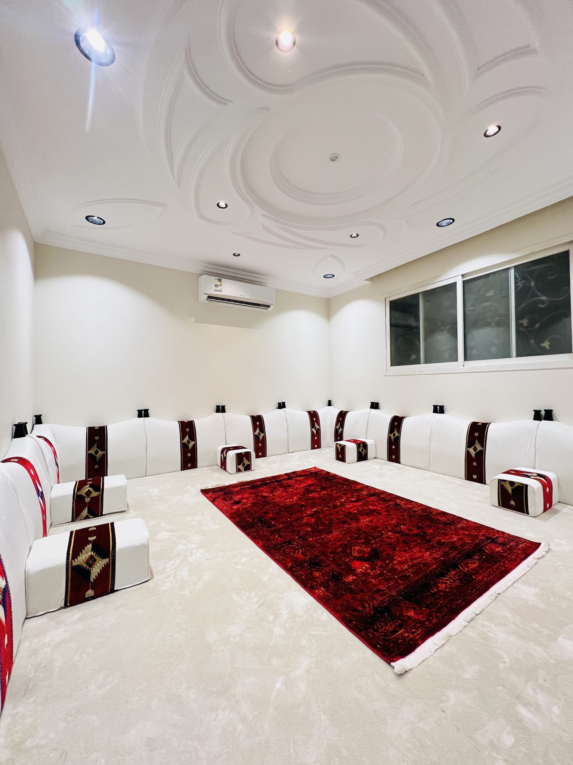 تفصيل مساند كنب ستاير sofa and curtains