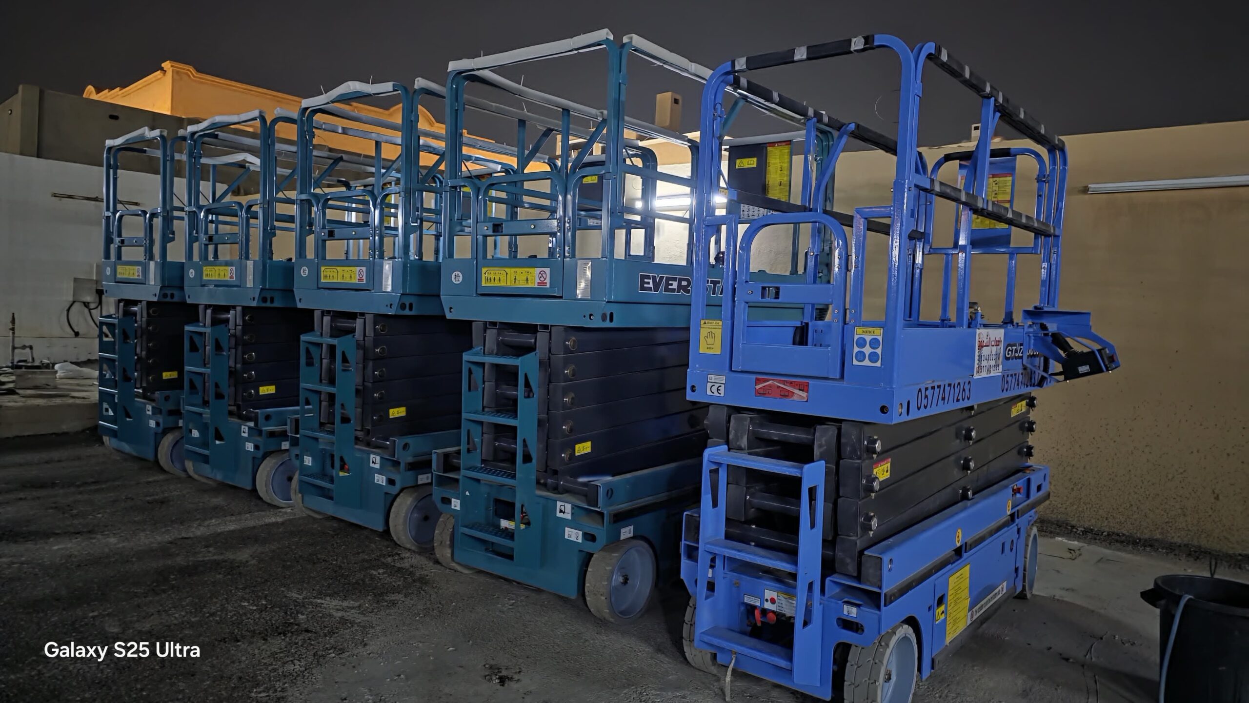 رافعات شوكية وسيزر لفت ومان لفت وكرينات وجي سي بي