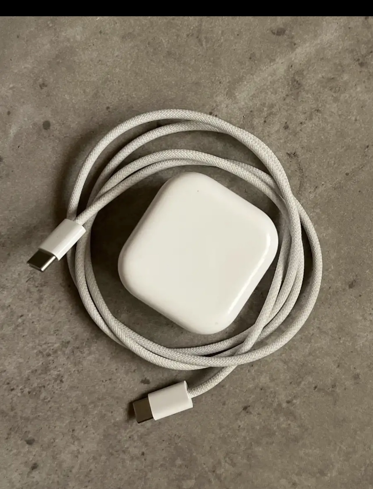 شاحن ايفون 16