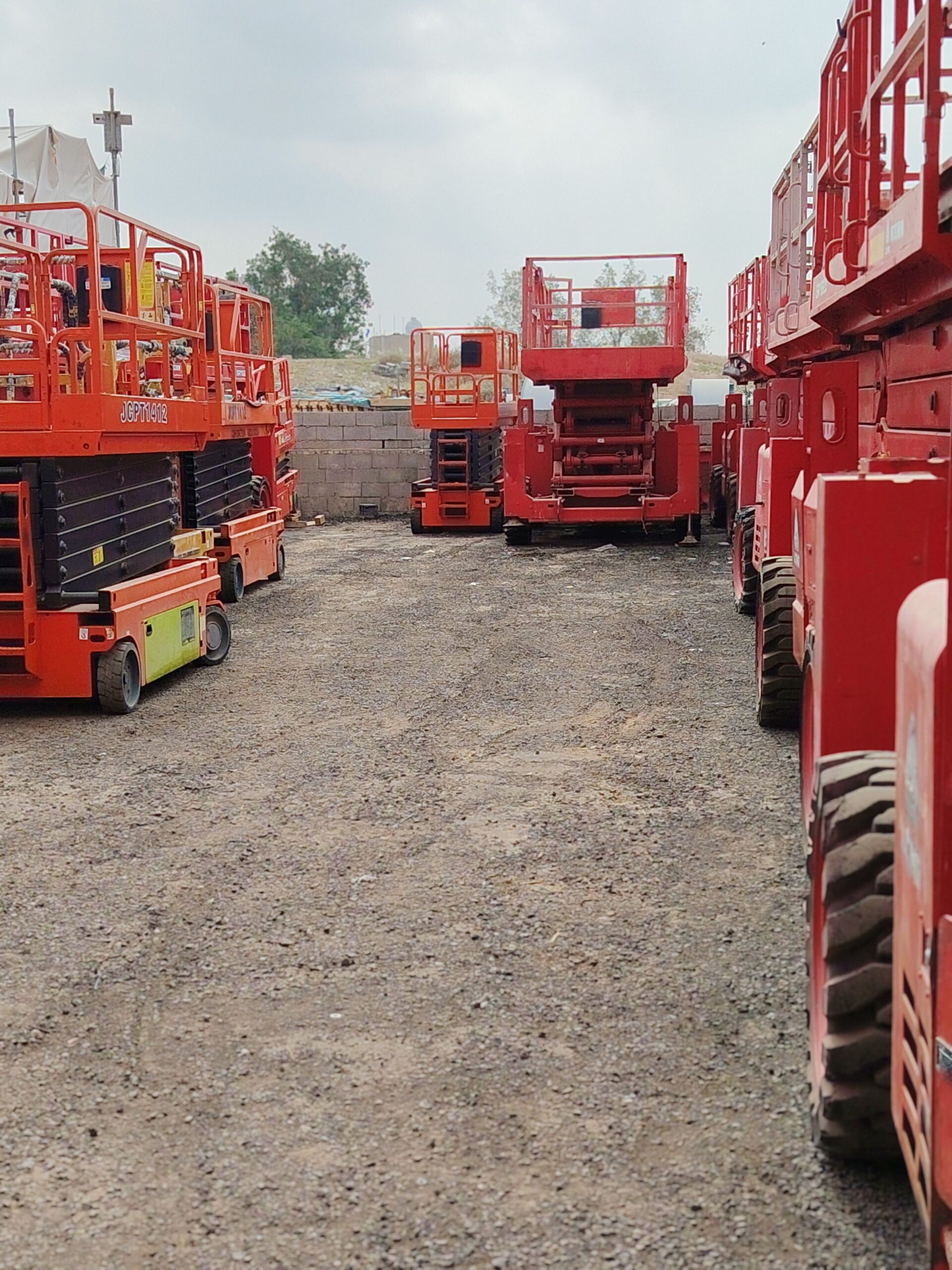 سيزر لفت ومان لفت ورافعات شوكيه وجي سي بي وبوم لفت