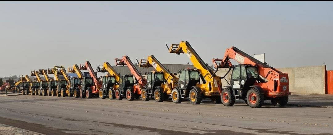 مرلوهات للايجار جي سي بي تليهاندر للايجار رافعات ت