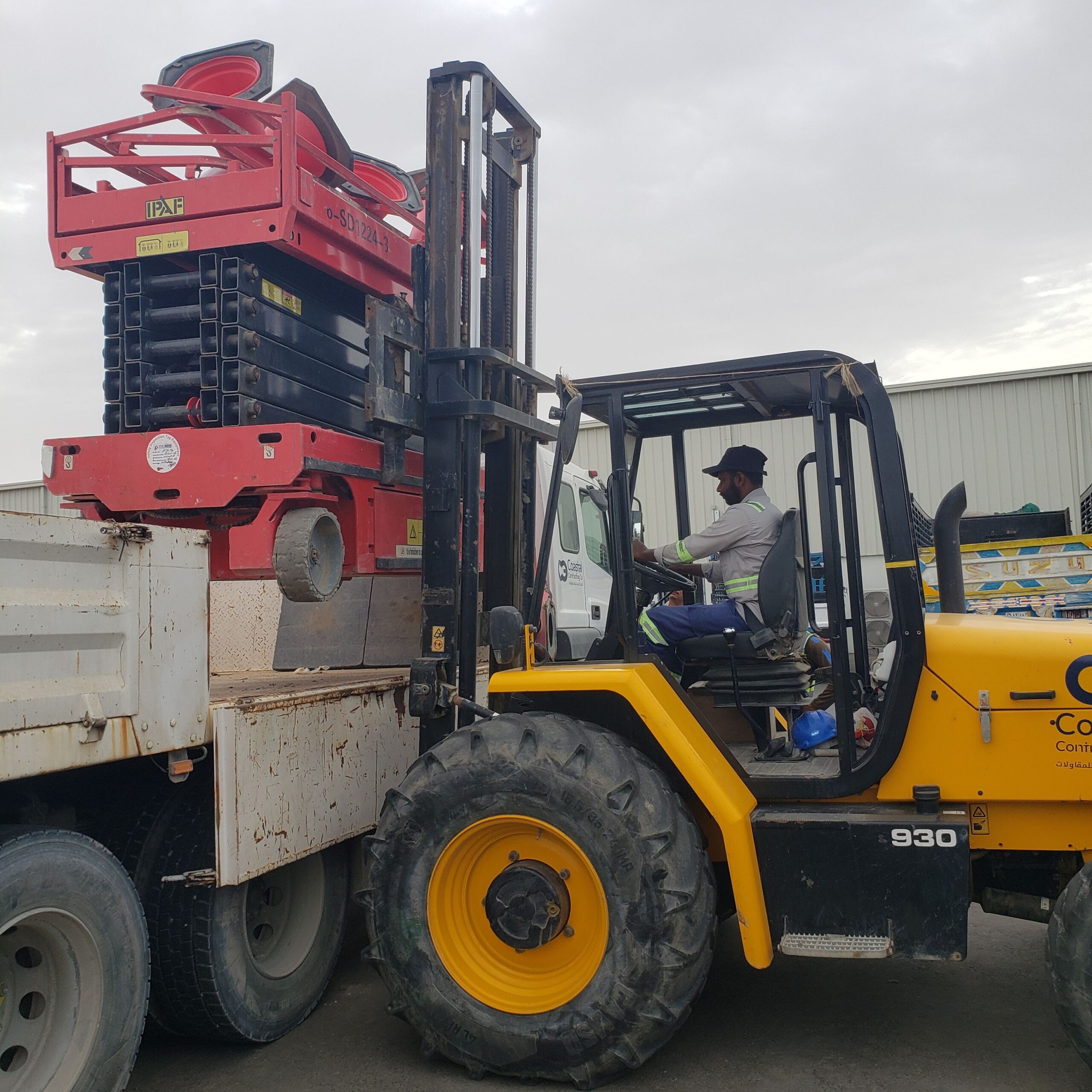 سيزرلفت مان لفت بوم لفت رافعات مقصية سقالات كهربائ