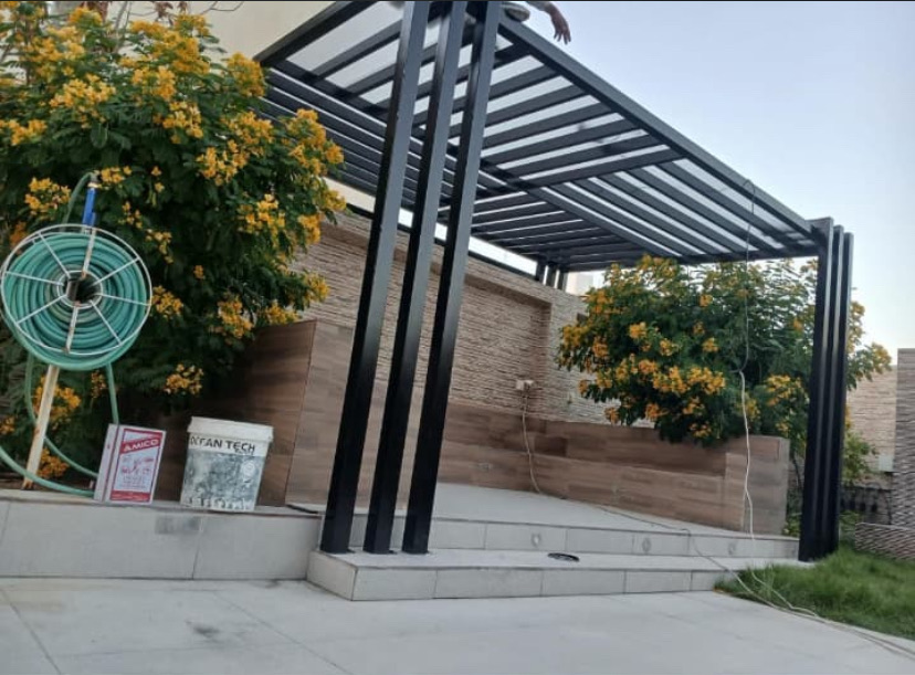 مظلات جلسات برجولات وساندوتش بنل مع بديل خشب