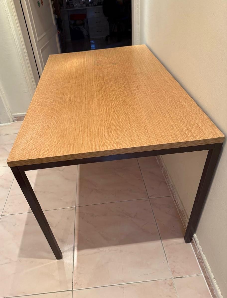 طاولة طعام او اجتماعات تصلح لكل شي