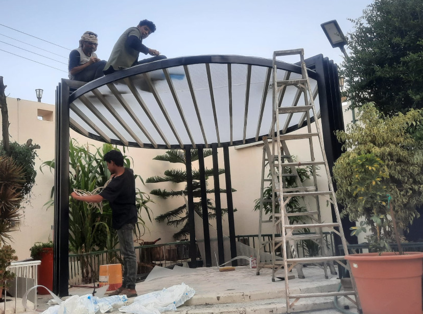 مظلات جلسات برجولات وساندوتش بنل مع بديل خشب