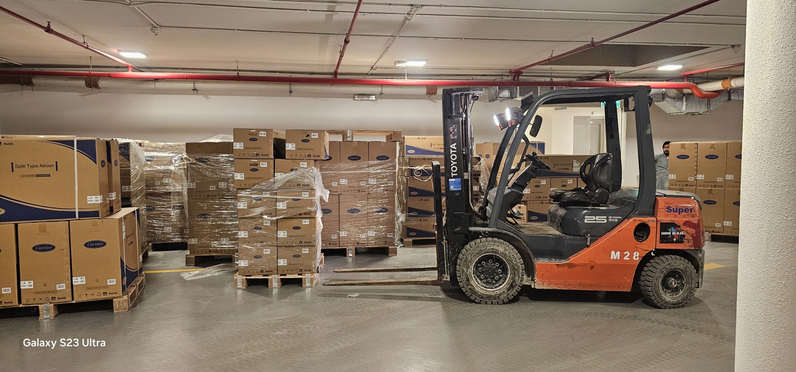 تاجير رافعه شوكية فوركلفت ورافعه يدوية جاك