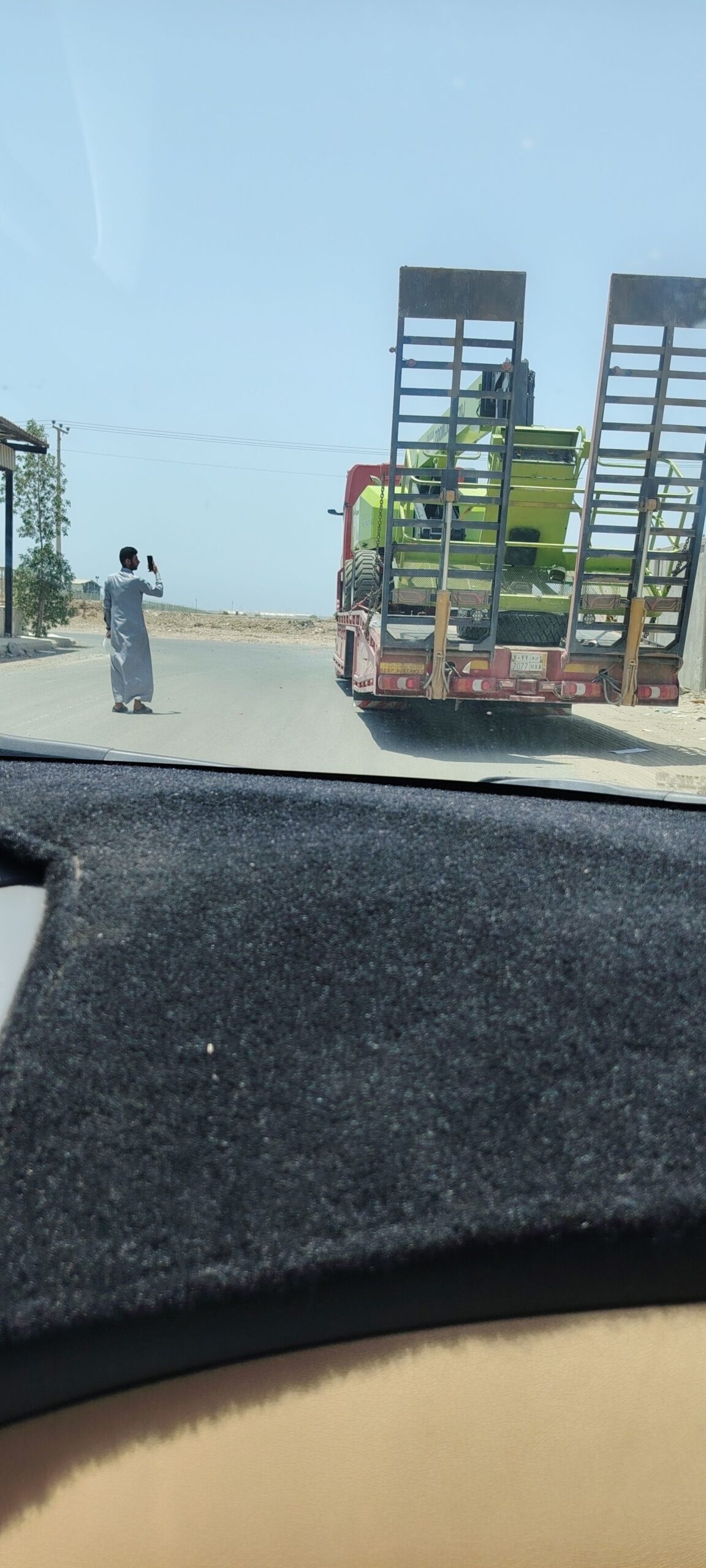 مان لفت وسيزر لفت ورافعات شوكيه وجي سي بي وبوم لفت