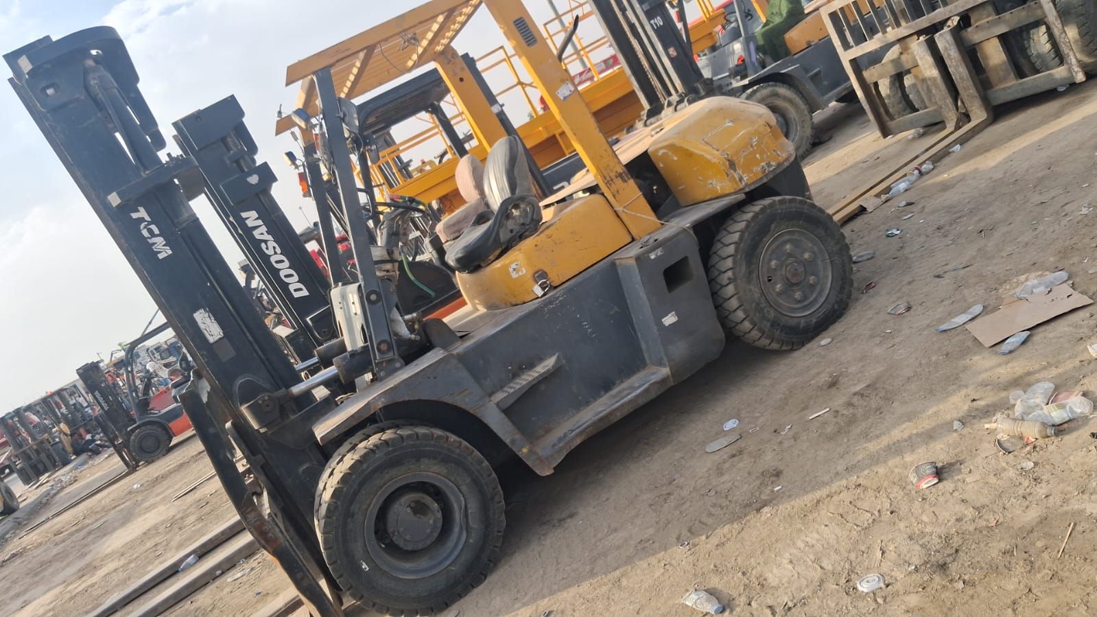 فوركلفت رافعه شوكيه للايجار