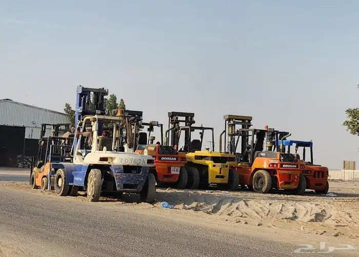 رافعات شوكية للإيجار سيزر لفت للإيجار مان لفت للإي