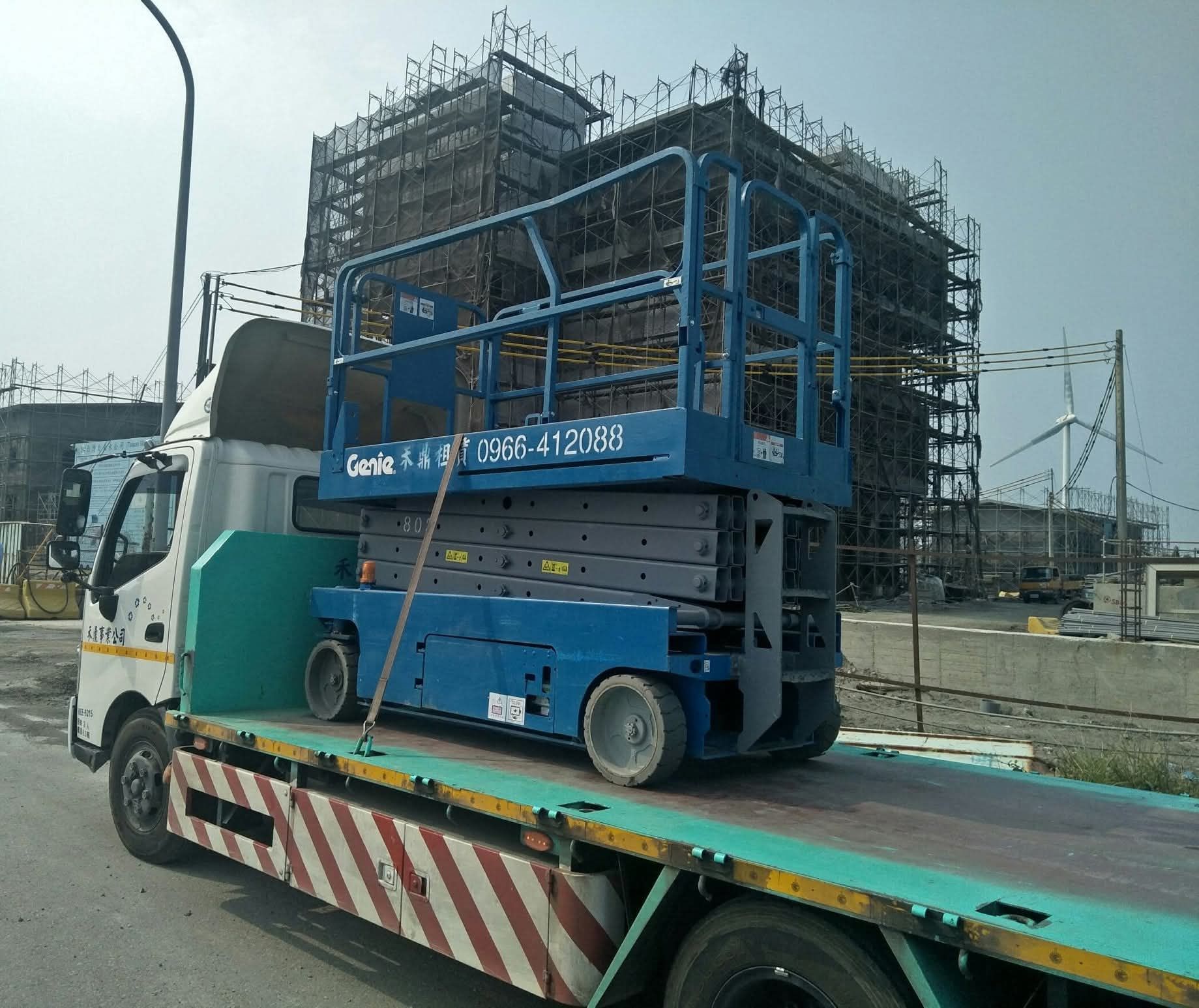 سيزر لفت مان لفت فوركلفت للإيجار كرينات للايجار