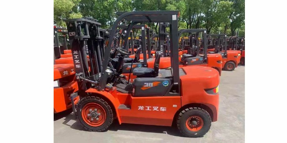 فوركلفت للإيجار سيزر لفت للإيجار بالرياض