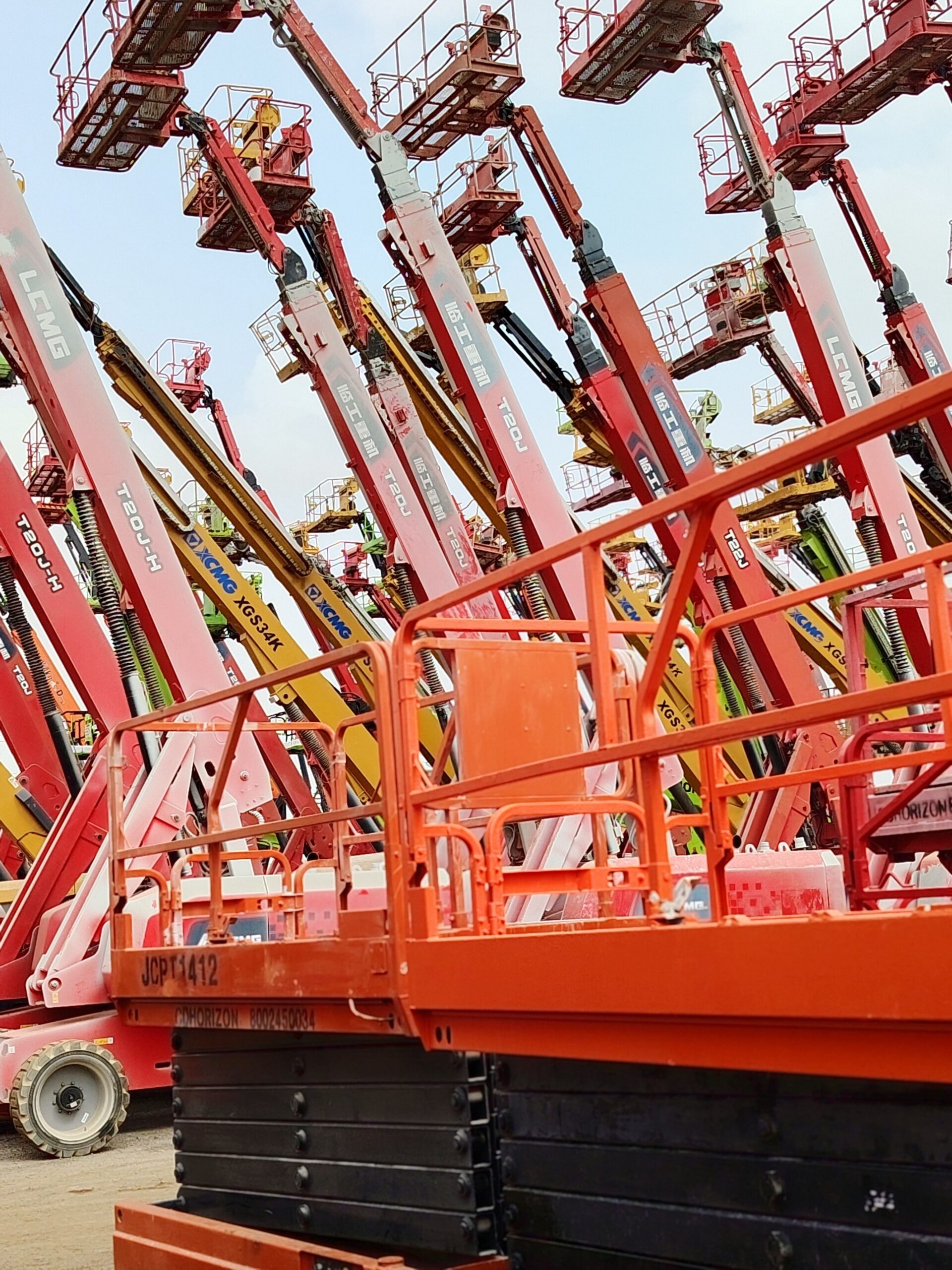 سيزر لفت ومان لفت ورافعات شوكيه وجي سي بي وبوم لفت