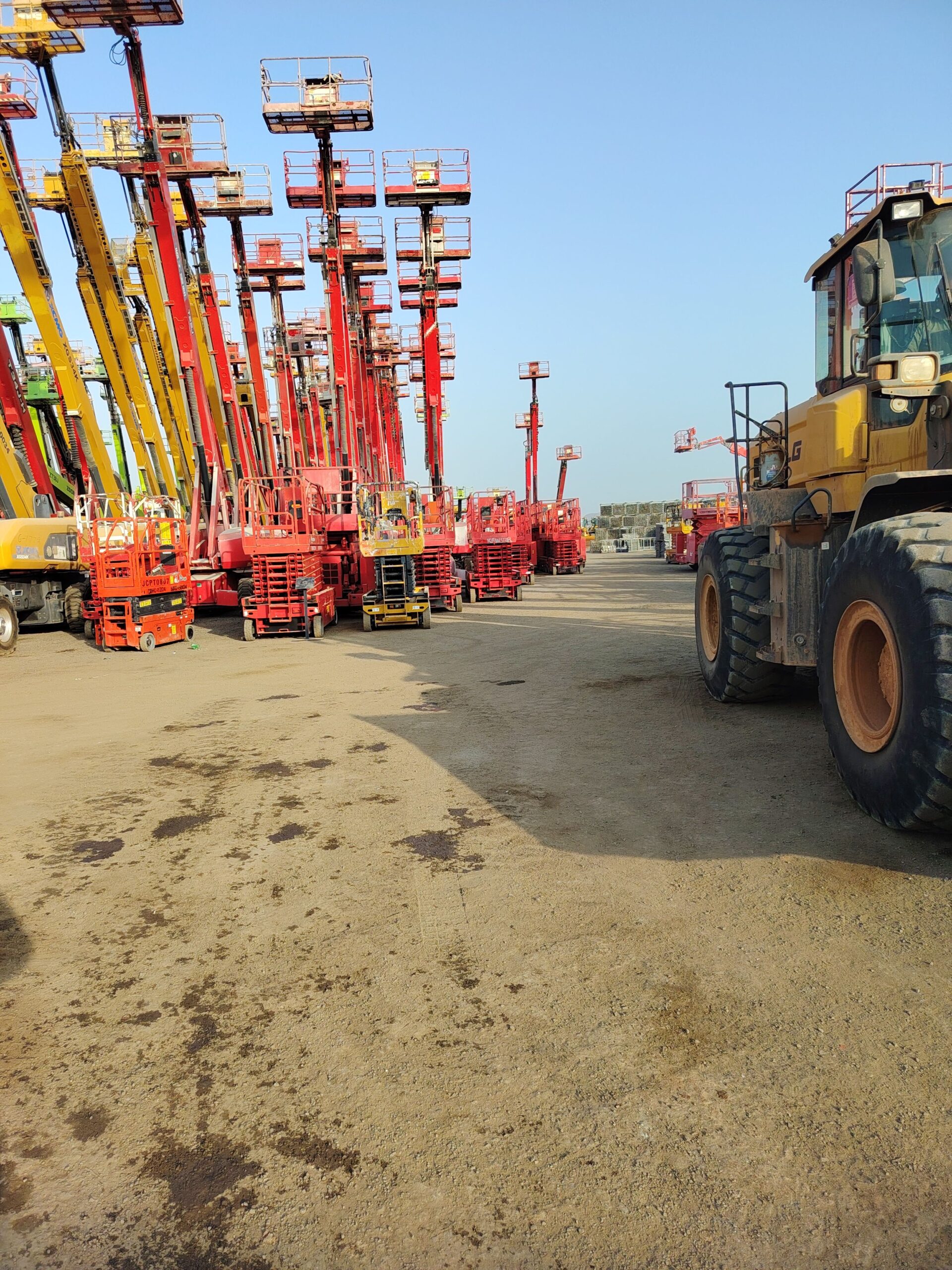 سيزر لفت ومان لفت ورافعات شوكيه وجي سي بي وبوم ترا