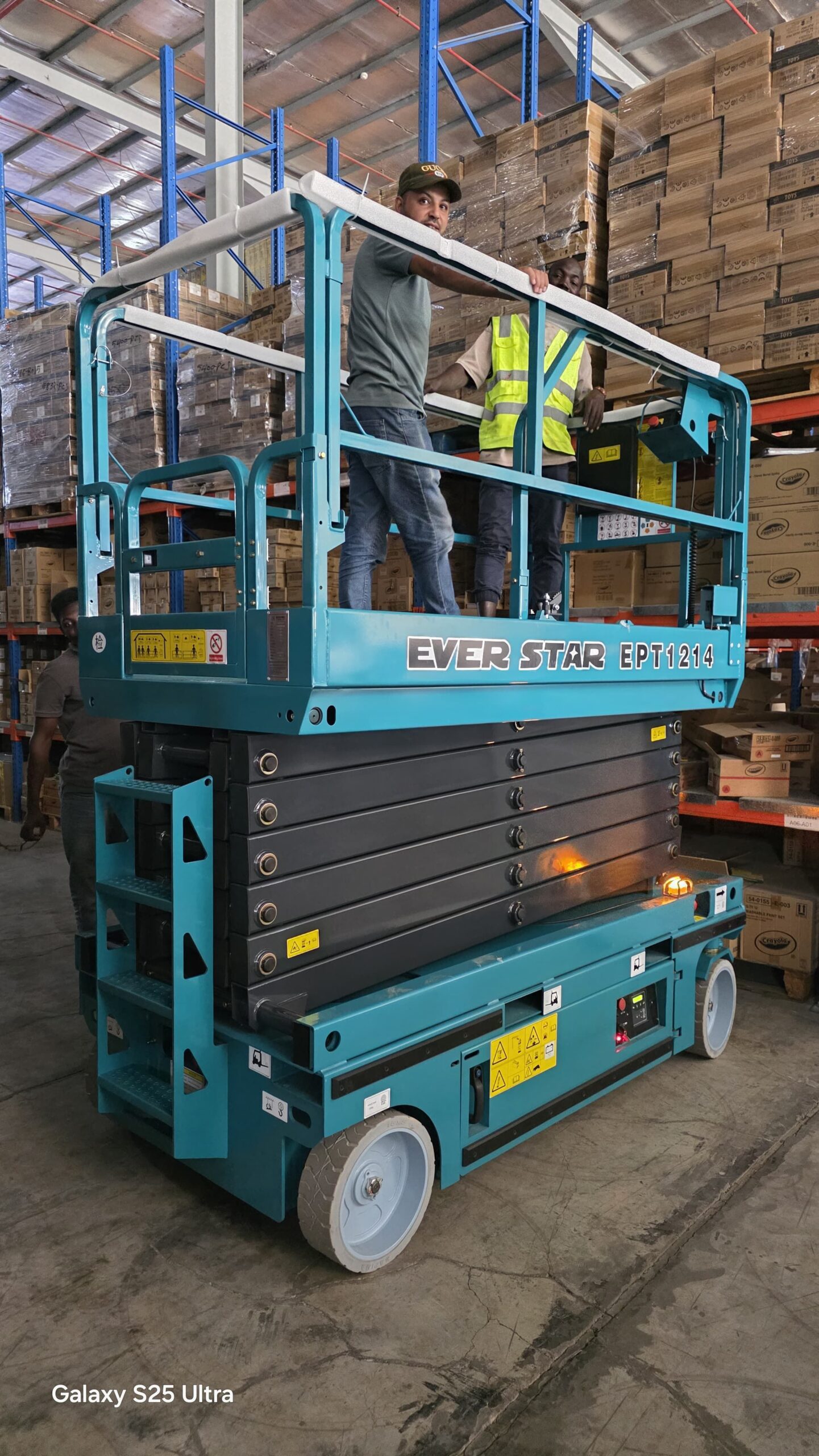 سيزرلفت للايجار، مانلفت للايجار، فوركلفت وكرينات و