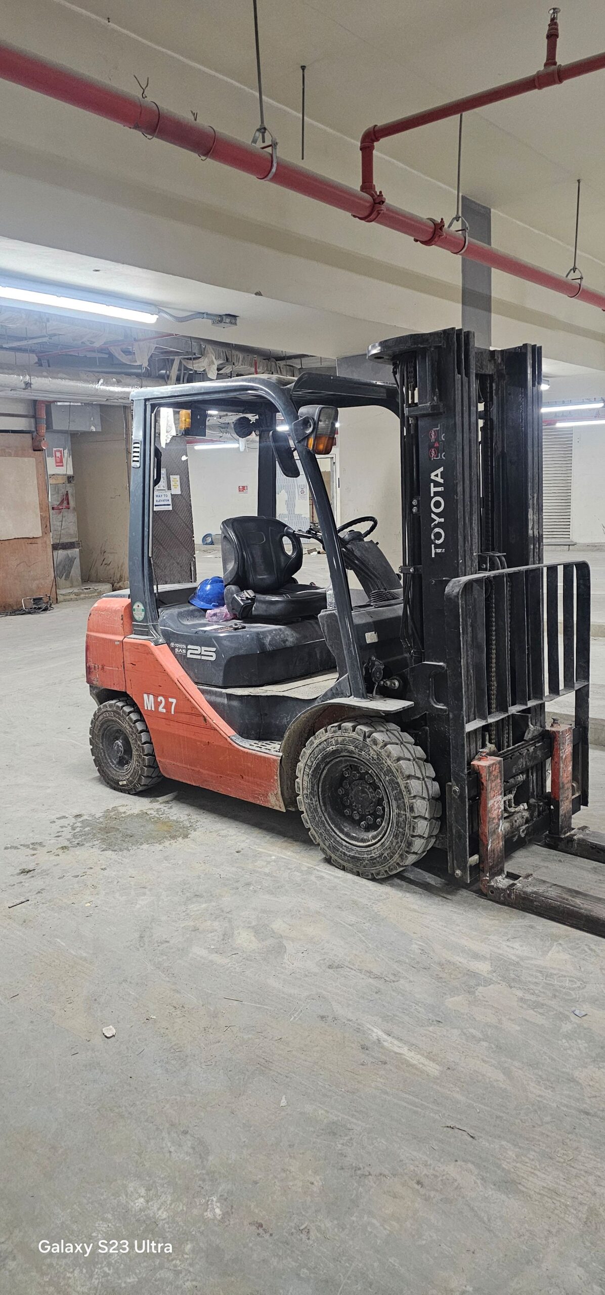 تاجير رافعه شوكية فوركلفت ورافعه يدوية جاك