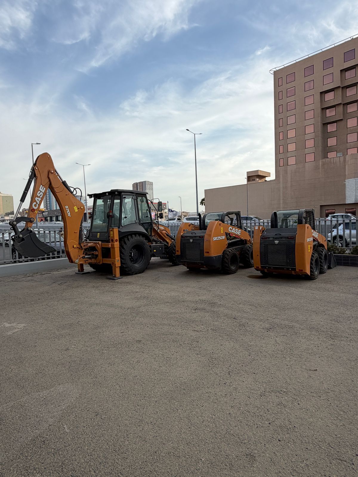 مان لفت للايجار..سيزرلفت وفوركلفت وكرينات وجي سي ب