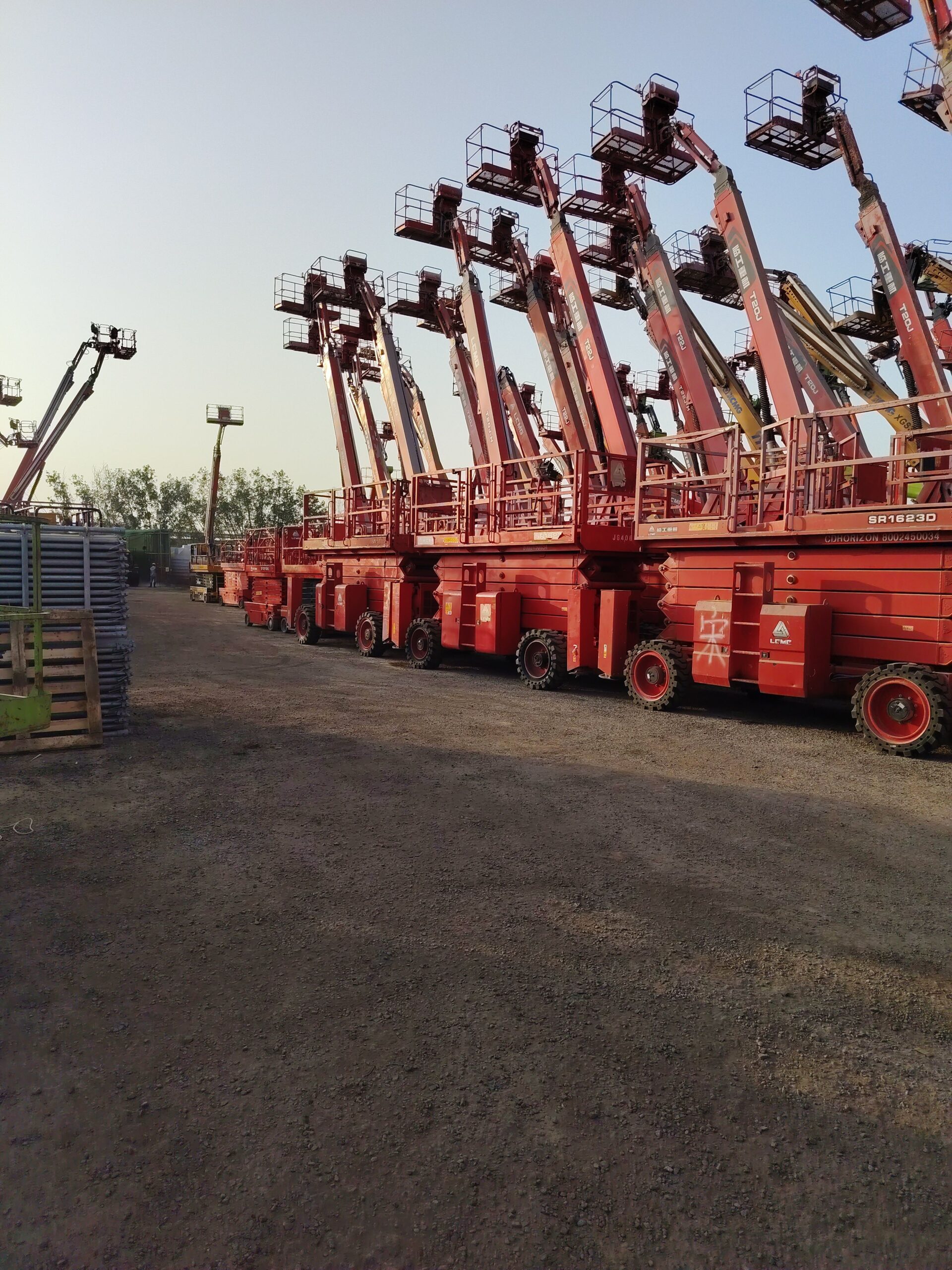 سيزرلفت للايجار، مان لفت للايجار، فوركلفت وكرينات