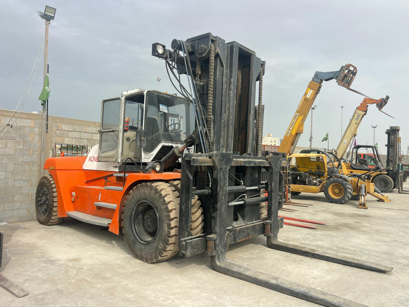 رافعات شوكيه فوركلفت للايجار تاجير رافعات شوكيه