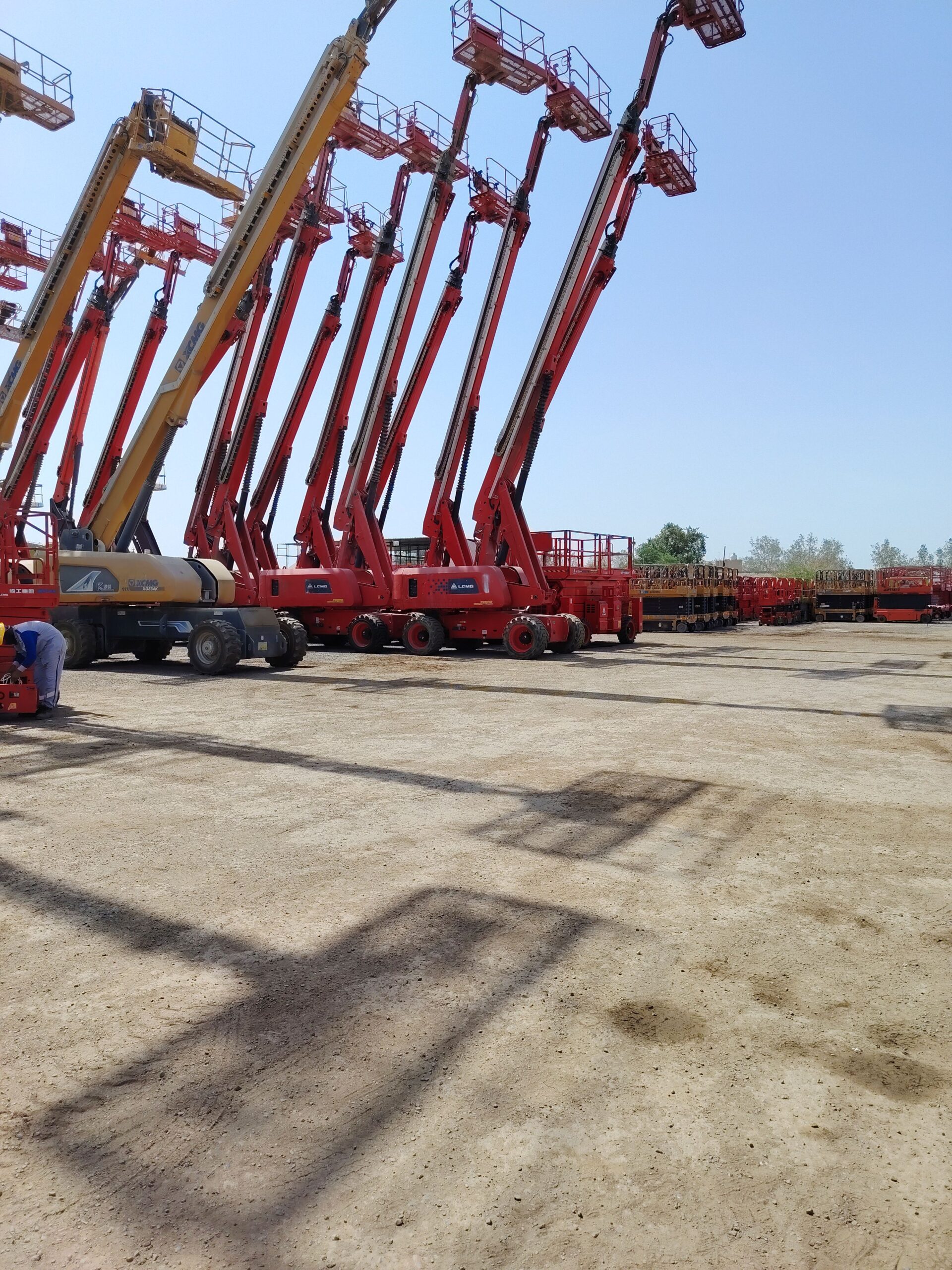 مان لفت للايجار.. فوركلفت وكرينات وجي سي بي وبوم ت