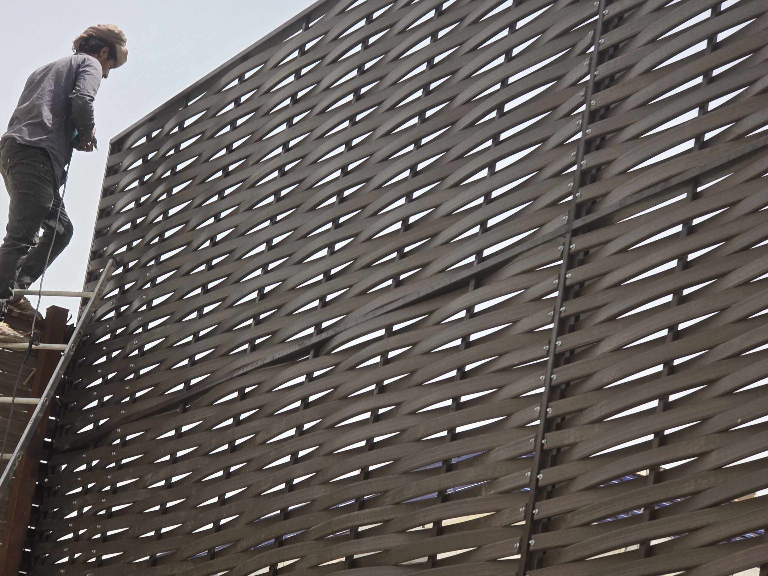 حداد مظلات وسواتر وابوب