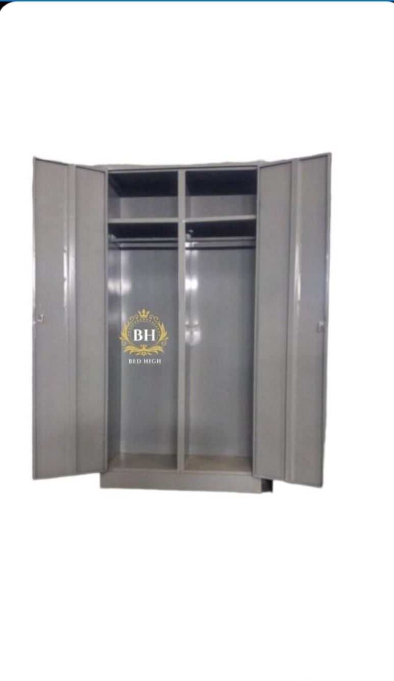 يوجد لدينا سراير حديد دور دورين عليه ضمان خمس سنوا