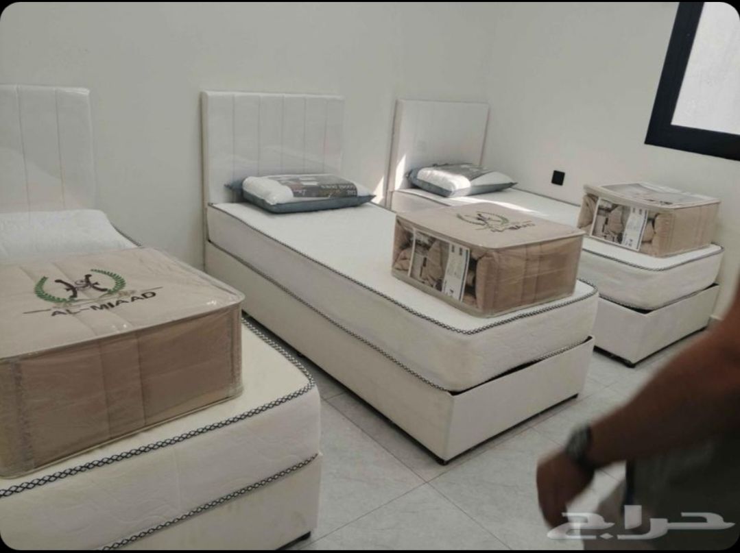 يوجد لدينا سراير خشب بكسات فندقيه جميع انواع المقا