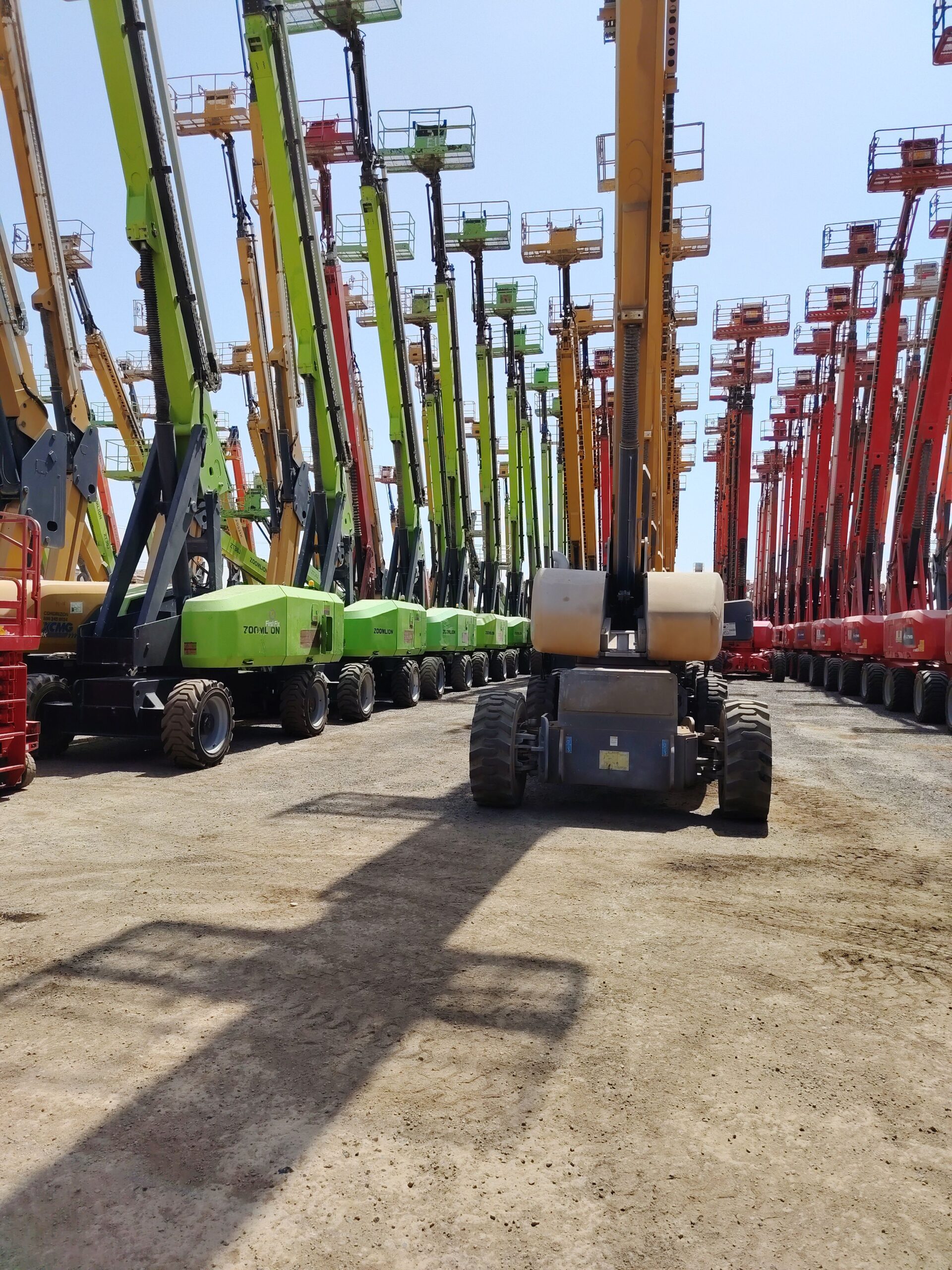 مان لفت للايجار.. رافعات شوكيه للايجار.. سيزر لفت